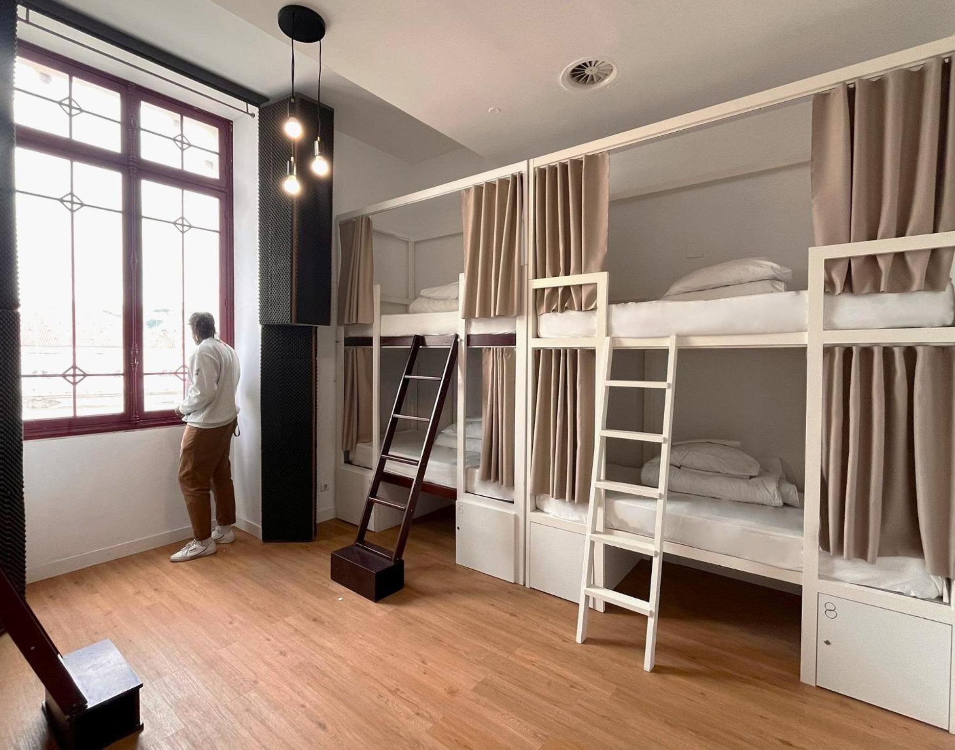 Auberge de jeunesse Destination *